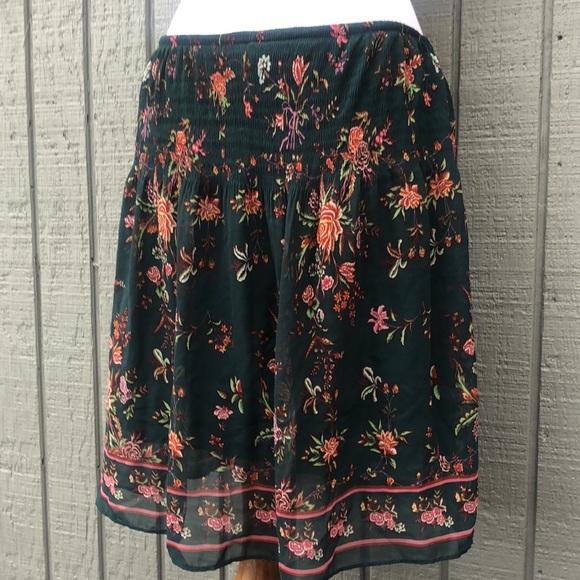 Max Studio Floral Skirt with Elastic Waist. Size M - Picture 7 of 12